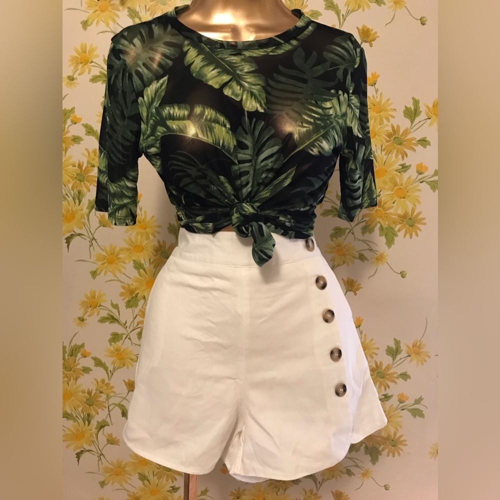 Loveriche high rise button detail cotton shorts size L